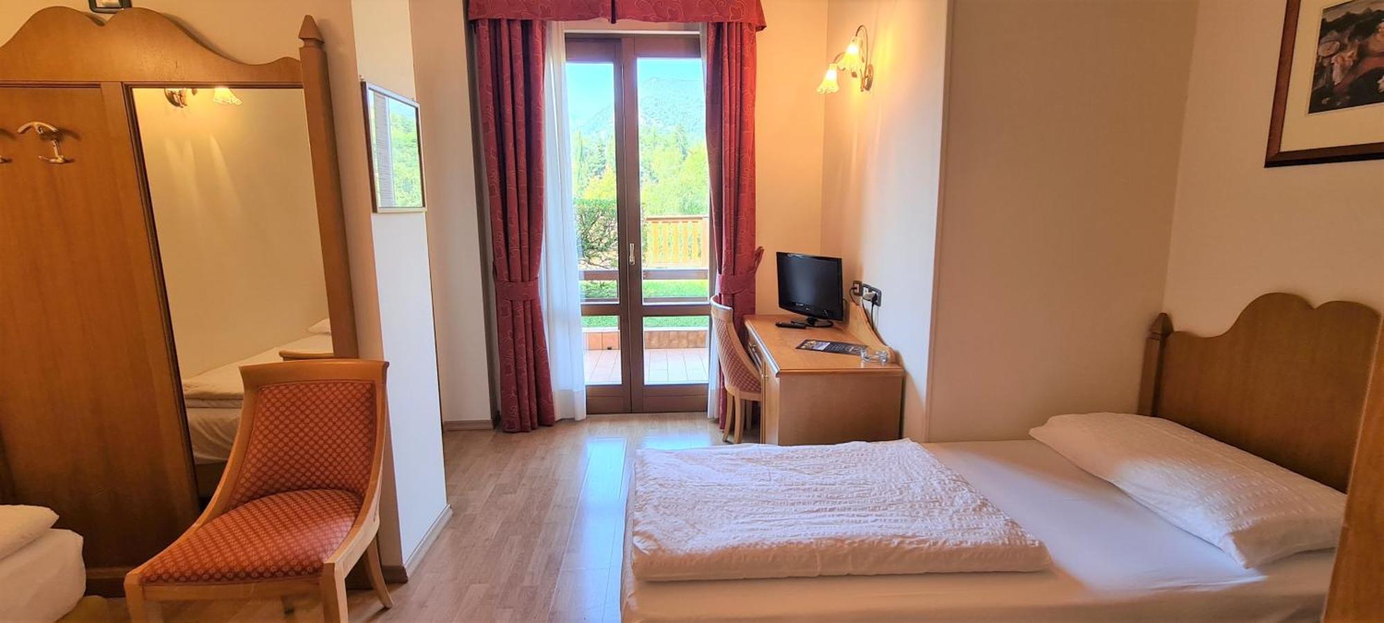 Hotel Pineta Campi Tremosine Exterior photo